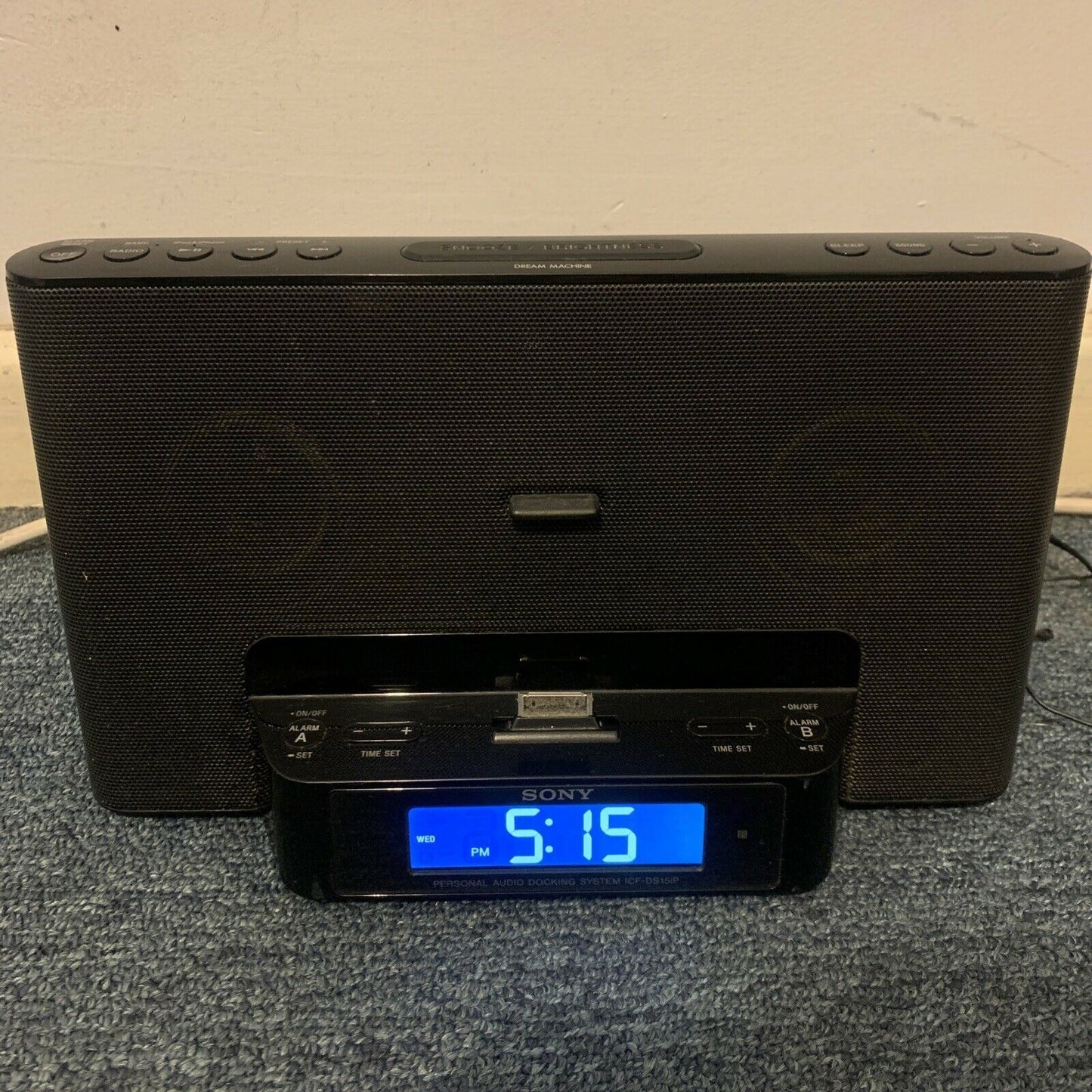 Sony ICF-DS15iP Dream Machine Personal Audio Docking System Alarm Clock Radio