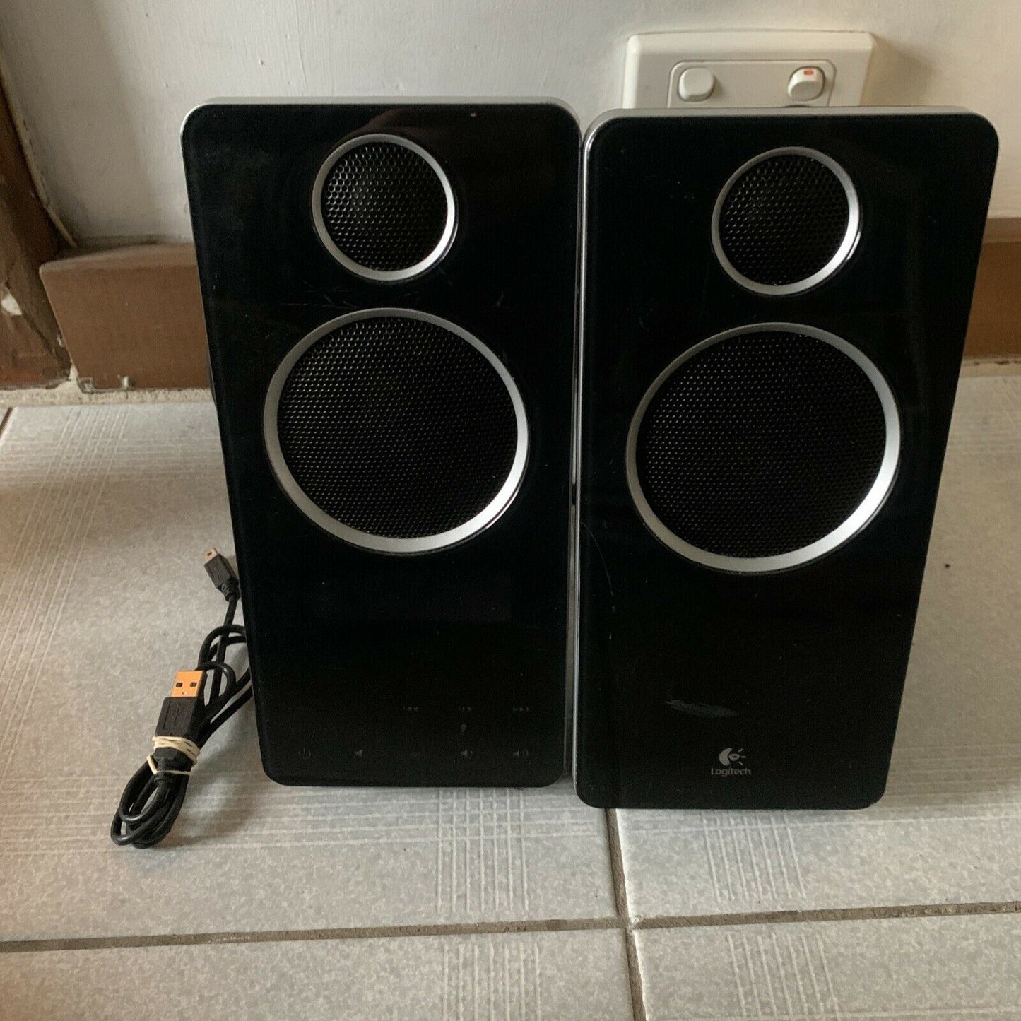 Logitech Z-10 Computer Speaker System S-0243B USB