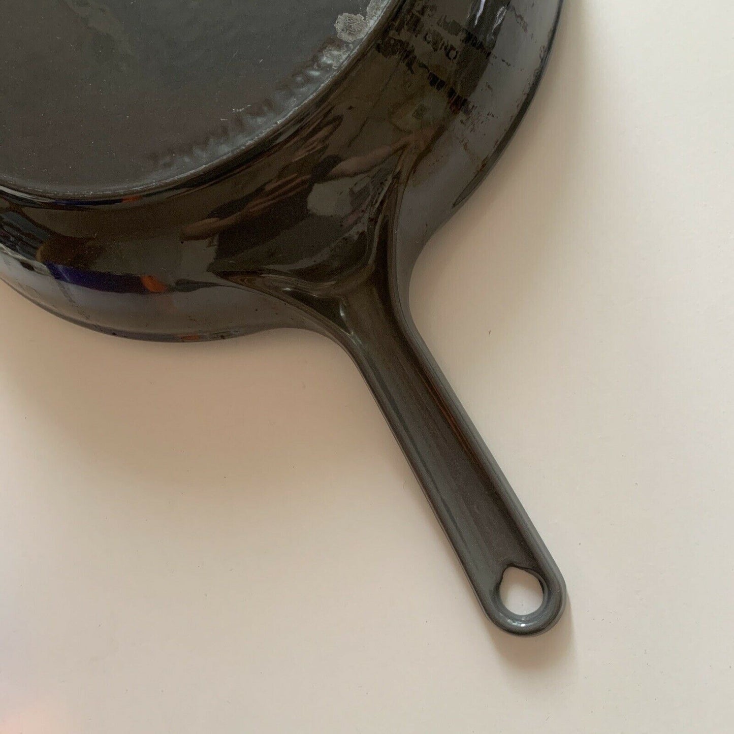 Chasseur Frypan with Cast Handle 28cm *Broken helper handle*