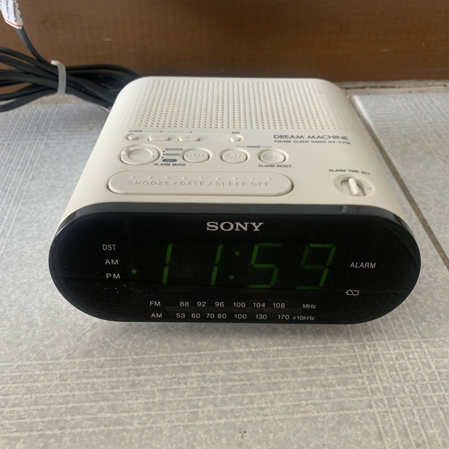 Sony ICF-C218 Dream Machine FM/AM Clock Alarm Radio