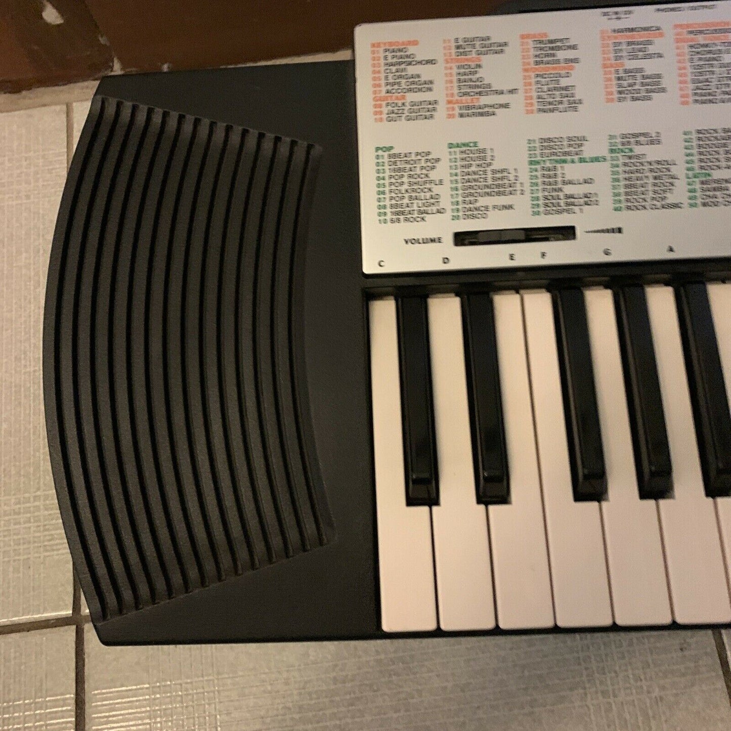 YAMAHA PSR-125 Electronic Music Keyboard Piano With Adapter