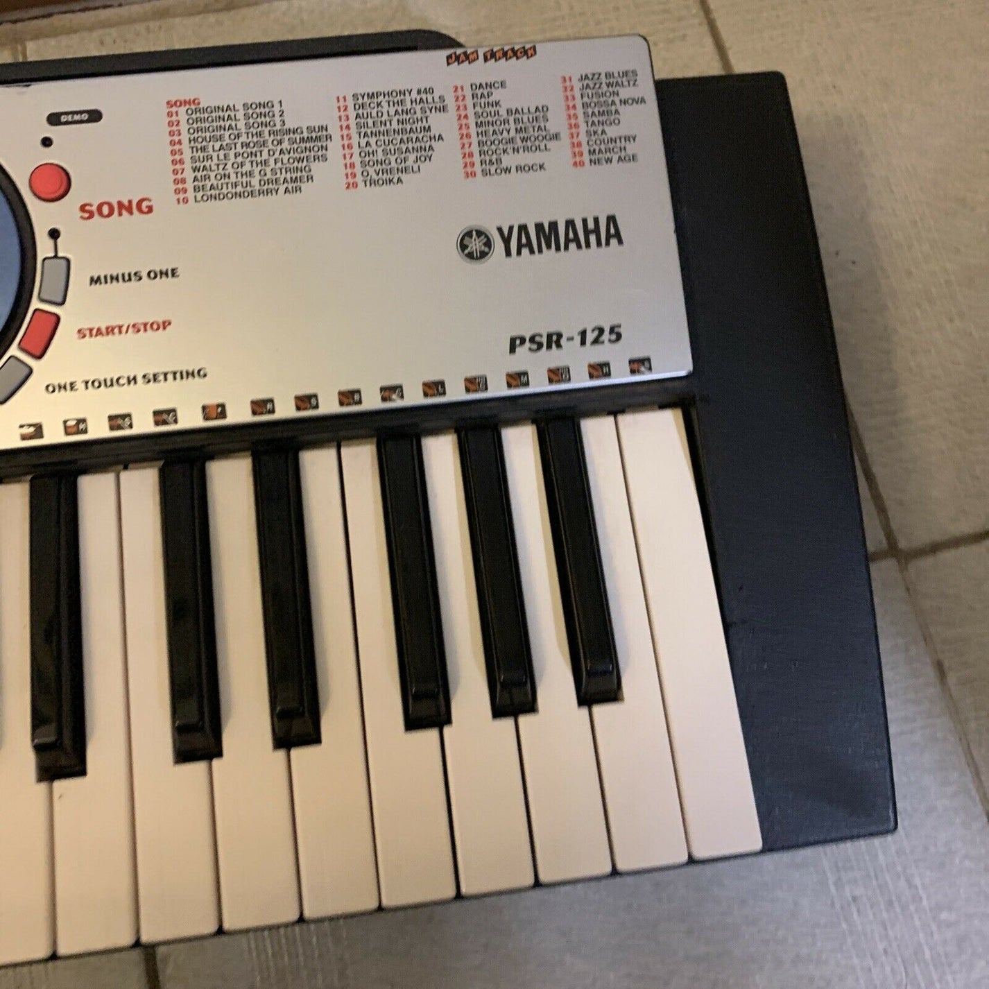 YAMAHA PSR125 Electronic Music Keyboard Piano With Adapter Retro Unit