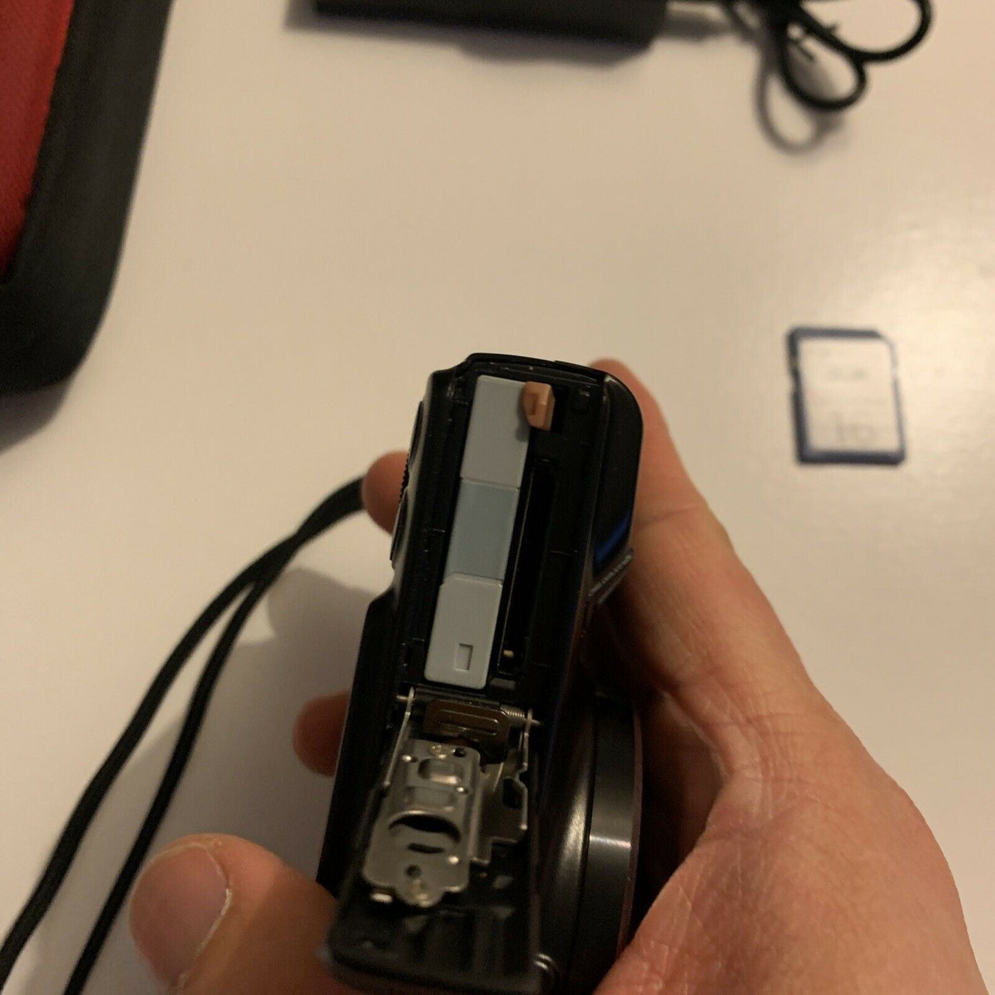 Canon SX700HS Digital Camera 16.1 MP With Carrying Case, Charger