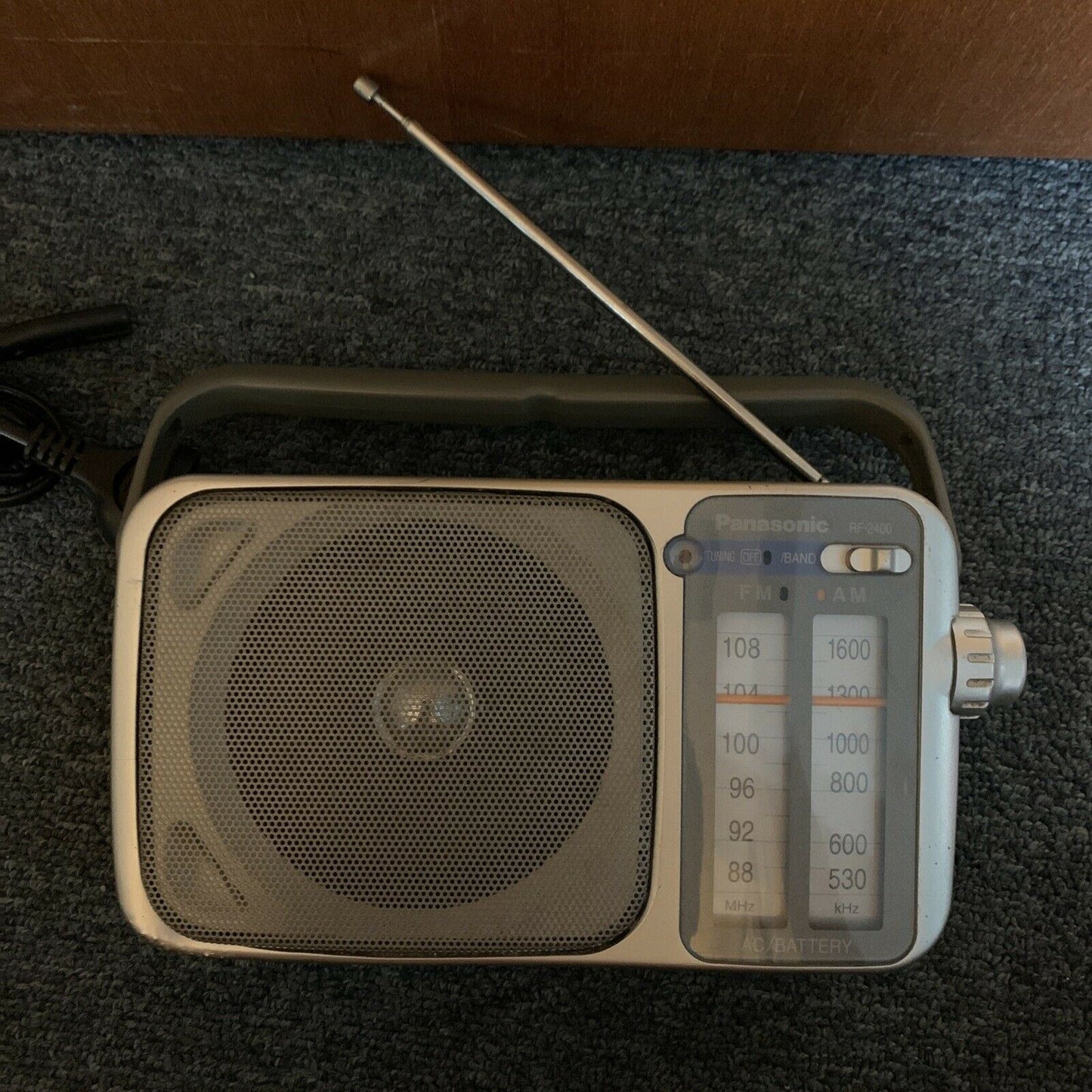 Panasonic RF-2400 FM/AM Portable Radio Receiver