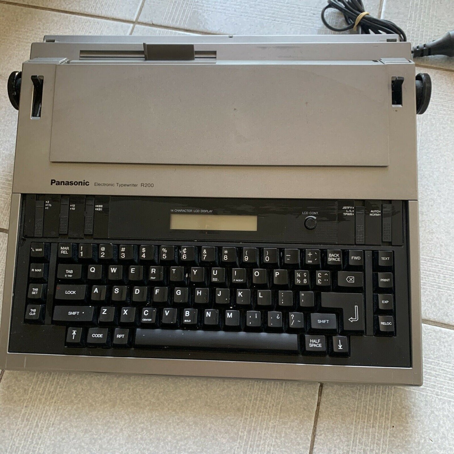 Panasonic Electronic Typewriter R200 KX-R200