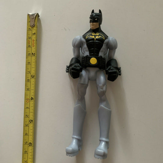 Batman Action Figure 6" DC Comics 2011 Mattel