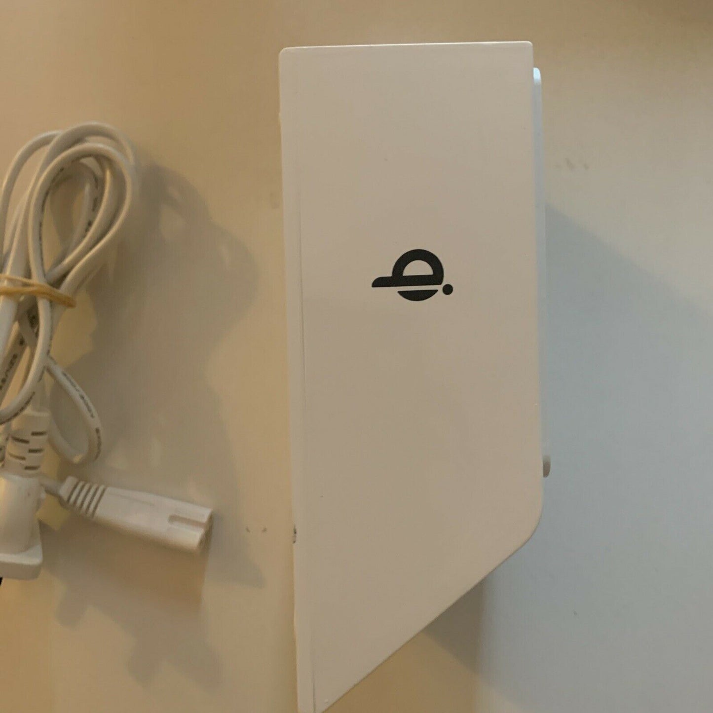 Crest PWABUN07 Qi Wireless USB Charger for iPhone, Android