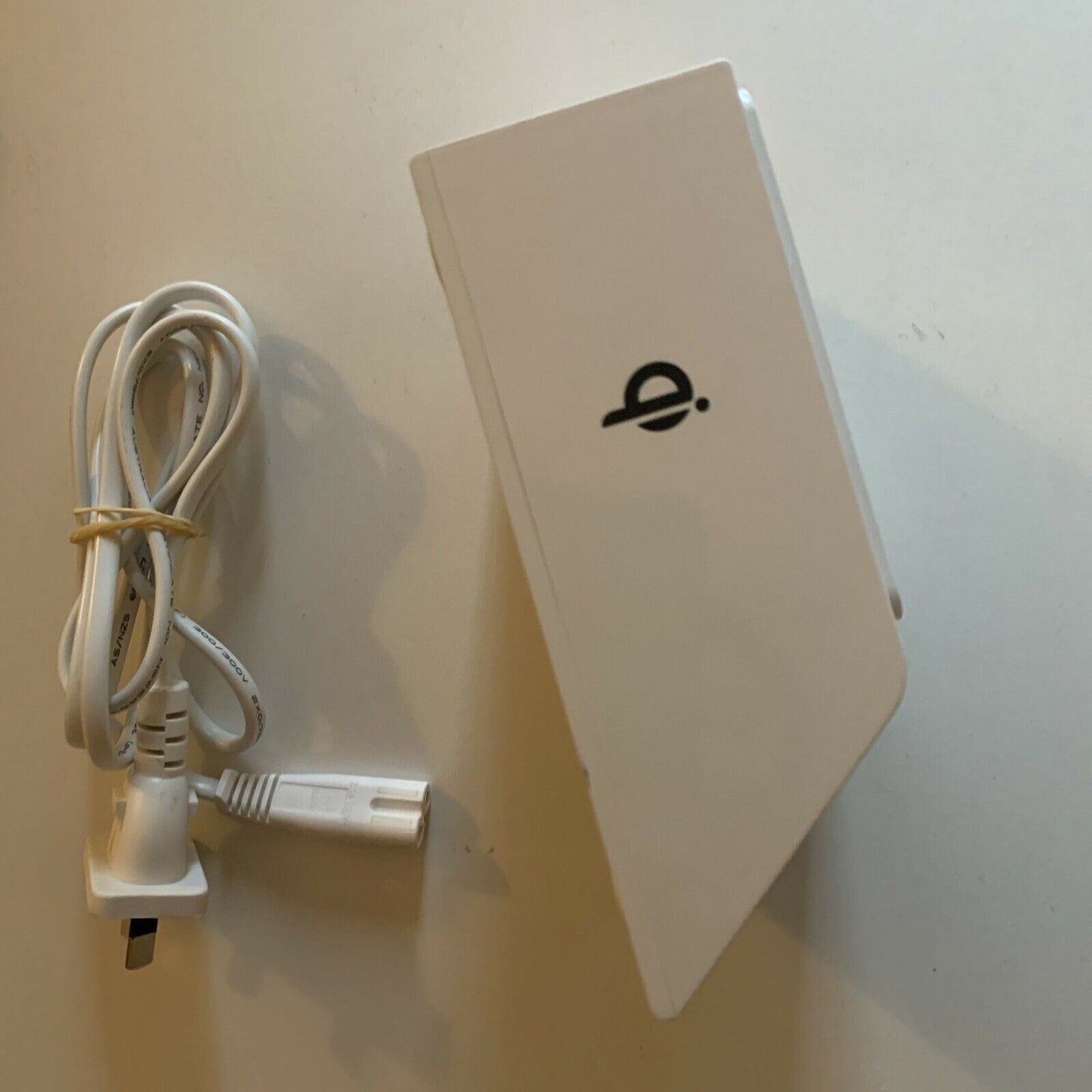 Crest PWABUN07 Qi Wireless USB Charger for iPhone, Android