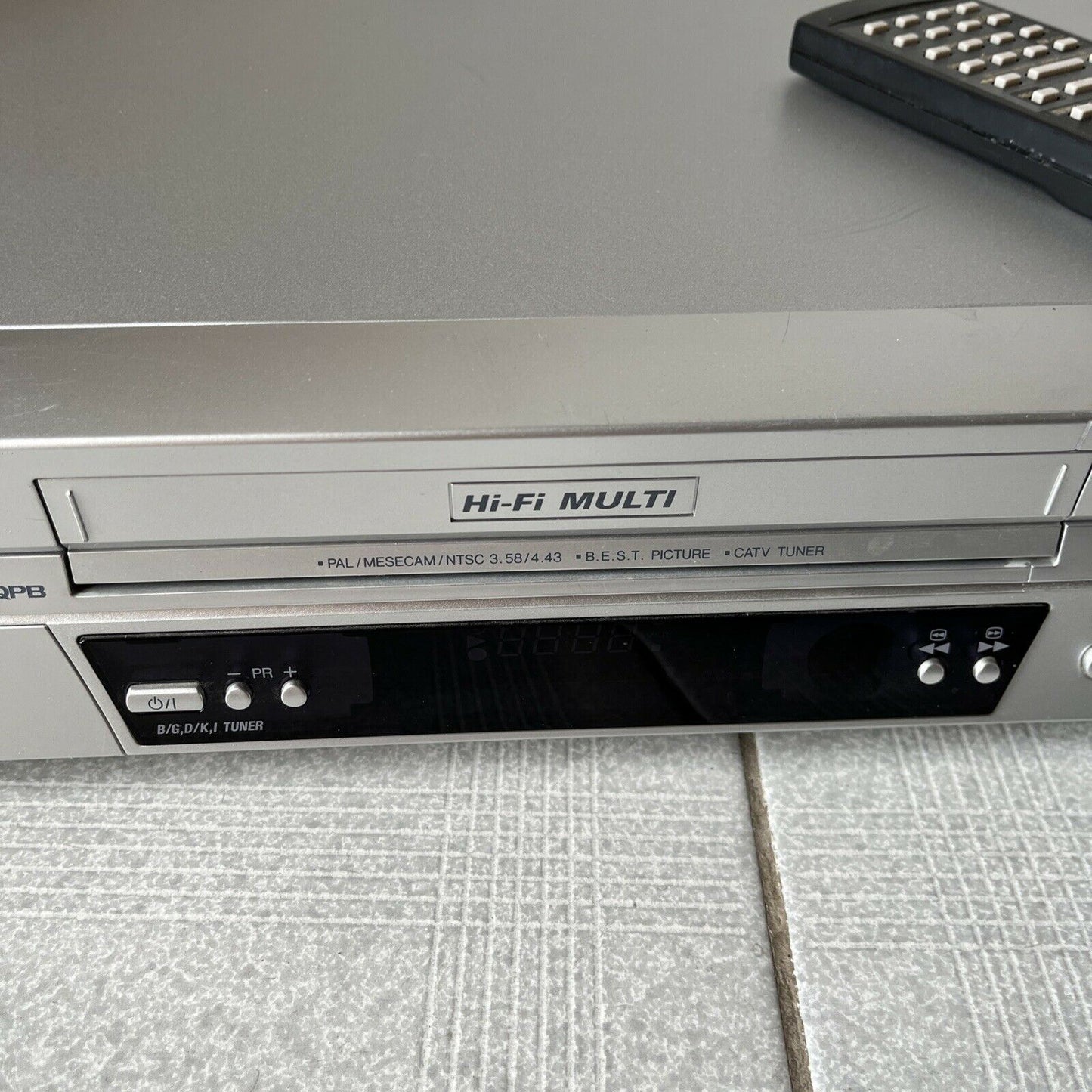 JVC HR-V610 VHS Recorder & Player 6-Head NTSC/PAL Playback On PAL TV With Remote
