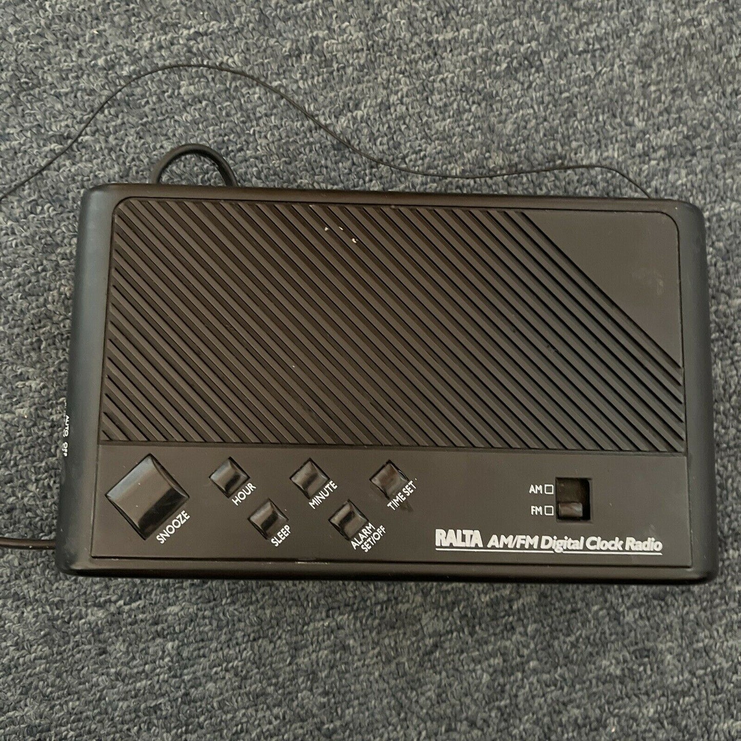 Vintage Ralta R90301 AM/FM Digital Clock Alarm Radio