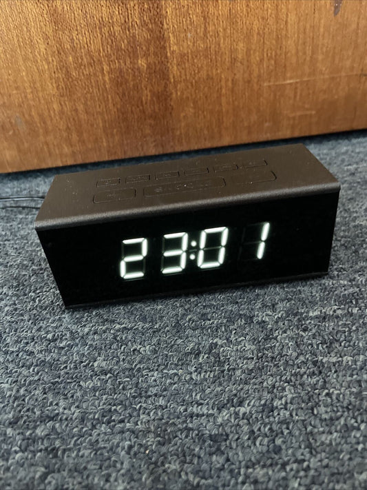 Anko CAA-18030 Alarm Clock AM/FM Radio Black