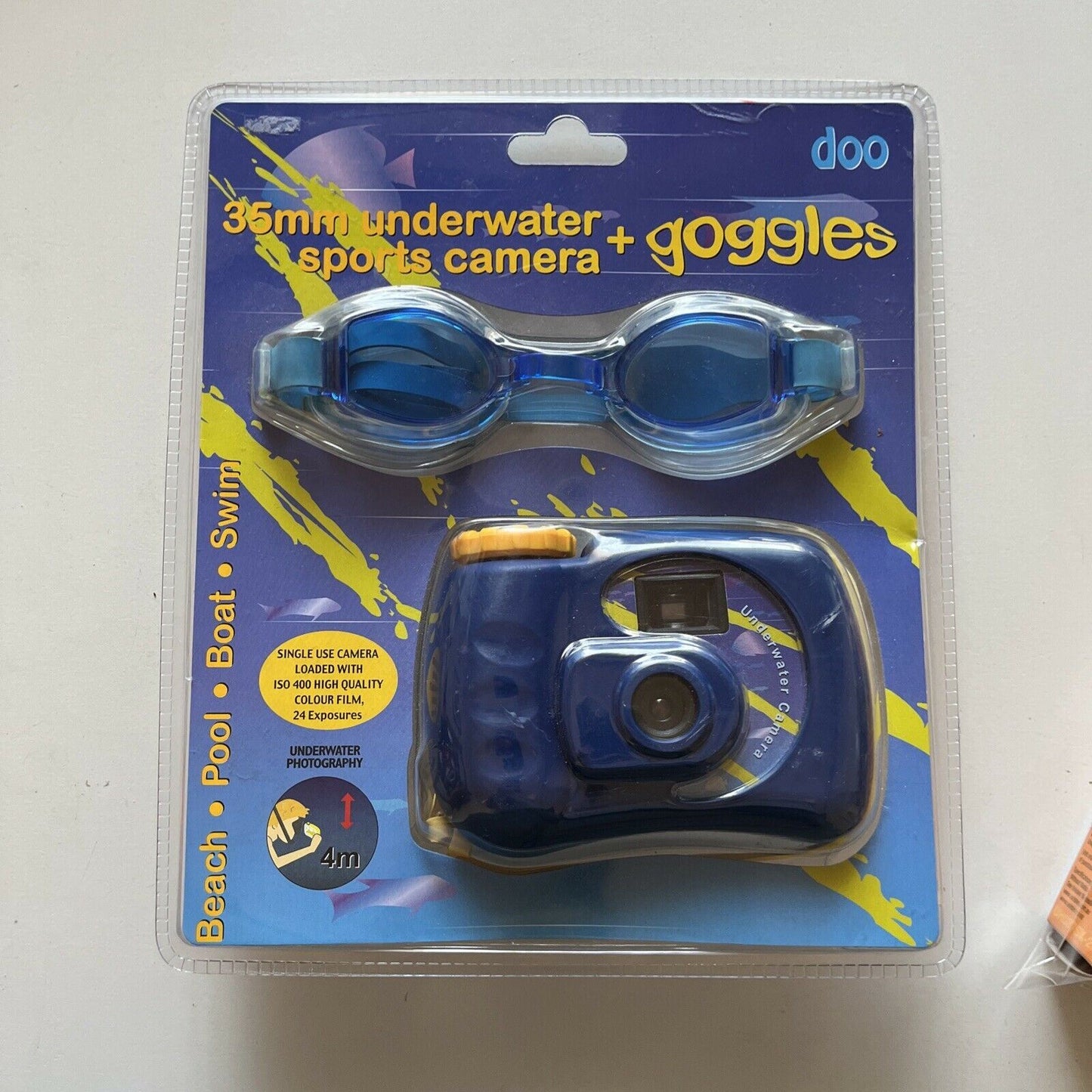 *New Sealed* 35mm Underwater Sports Camera & Goggles