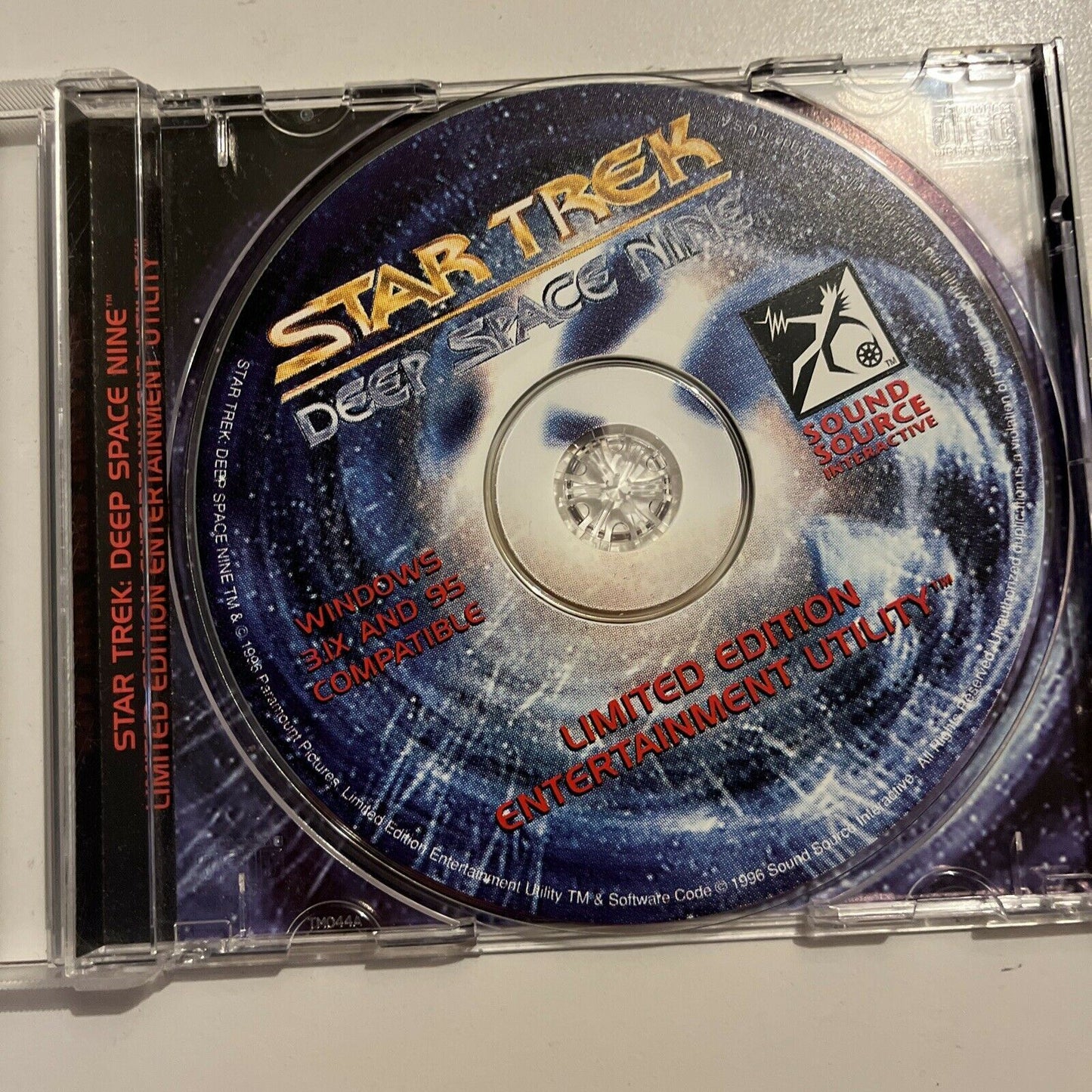 Star Trek: Deep Space Nine - Limited Edition CDROM Entertainment Utility PC 1996