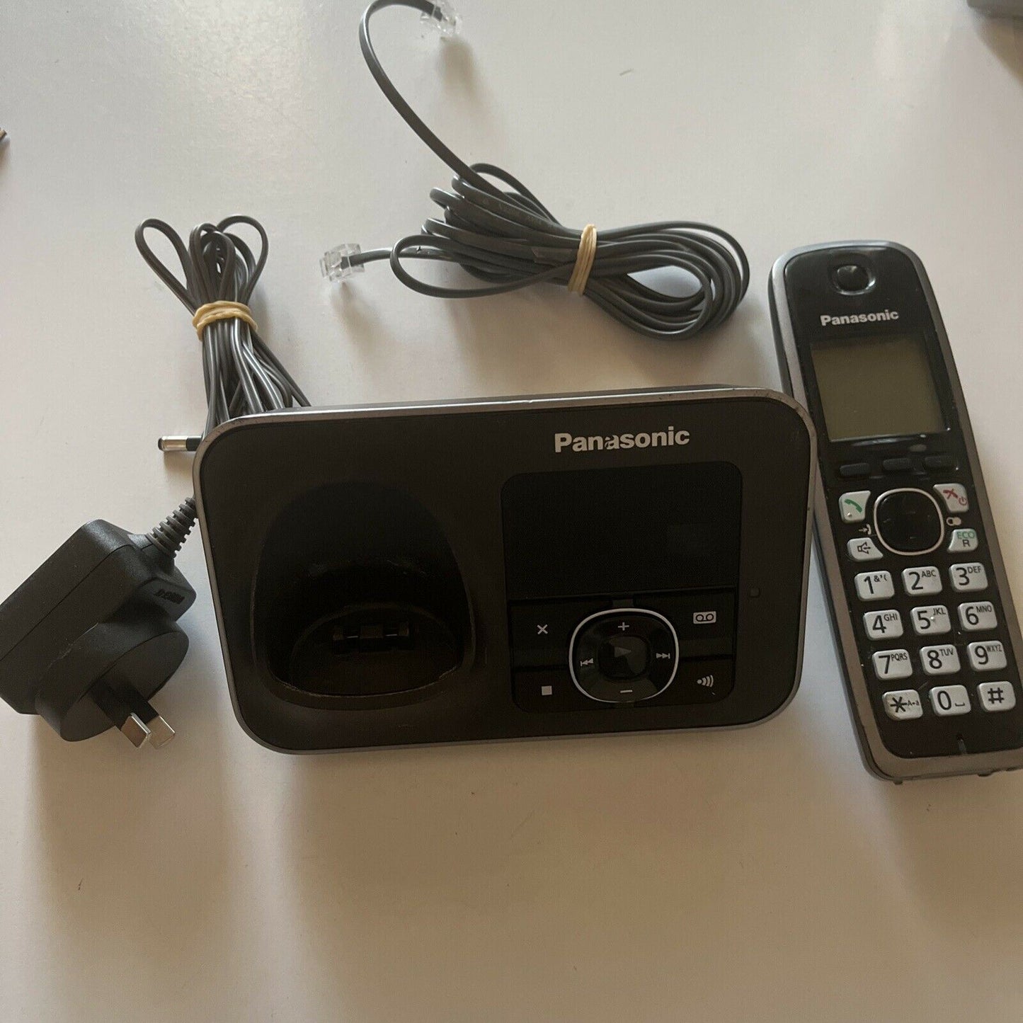 Panasonic KX-TG6621AL Cordless Phone with One Handset & Answering Machine