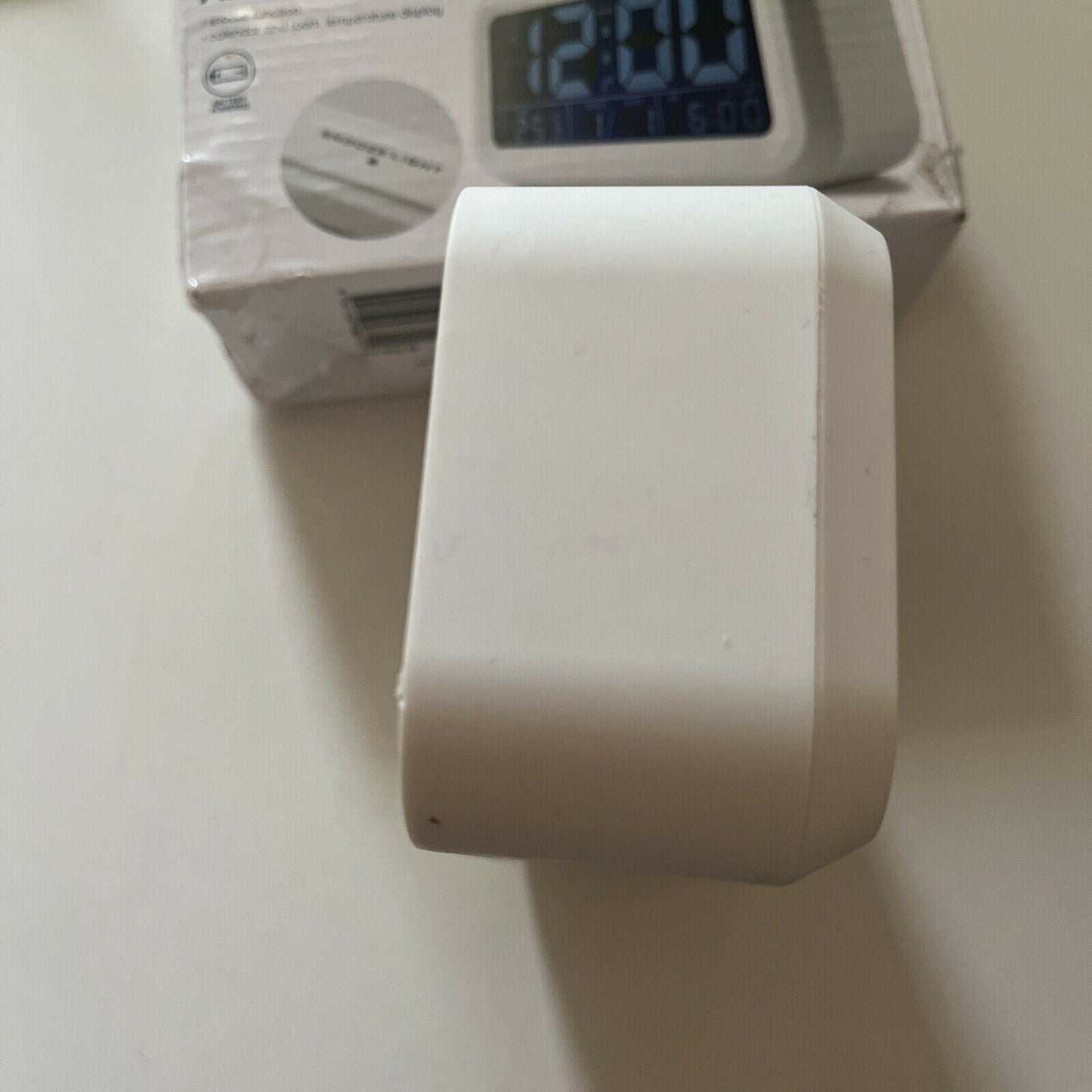 Anko Alarm Clock - Calender And Temperature Display