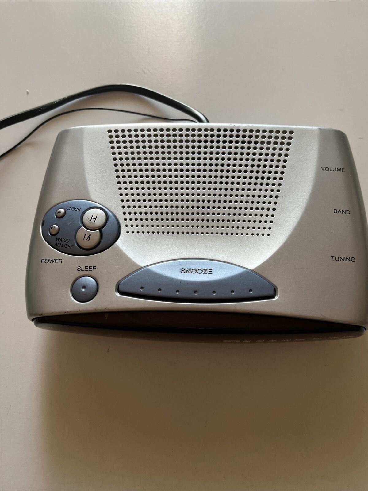 Audiosonic KM-324C Alarm Clock AM/FM Radio