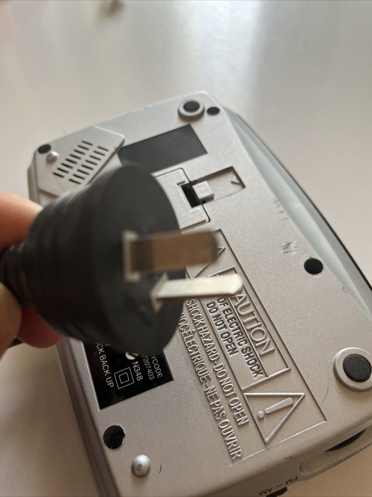 Audiosonic KM-324C Alarm Clock AM/FM Radio