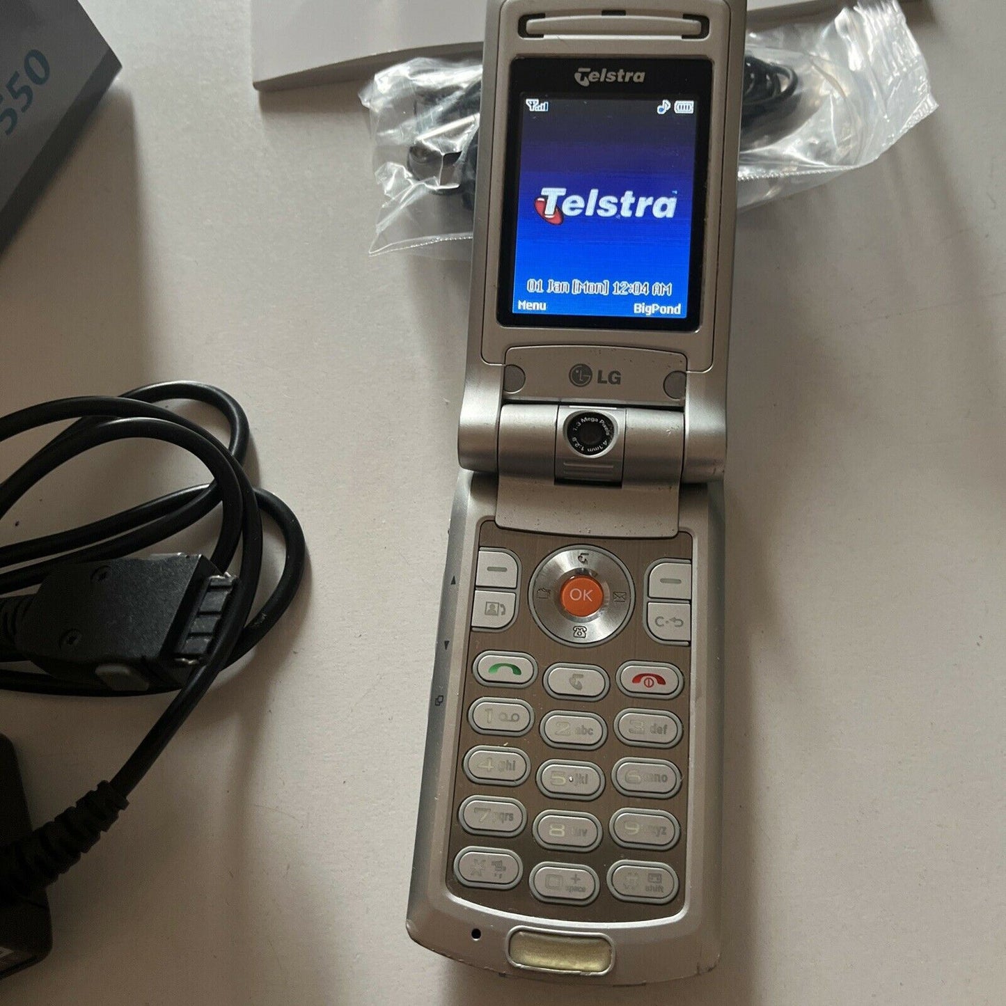 Telstra LG TU550 3G Mobile Phone *Telstra Network Locked*