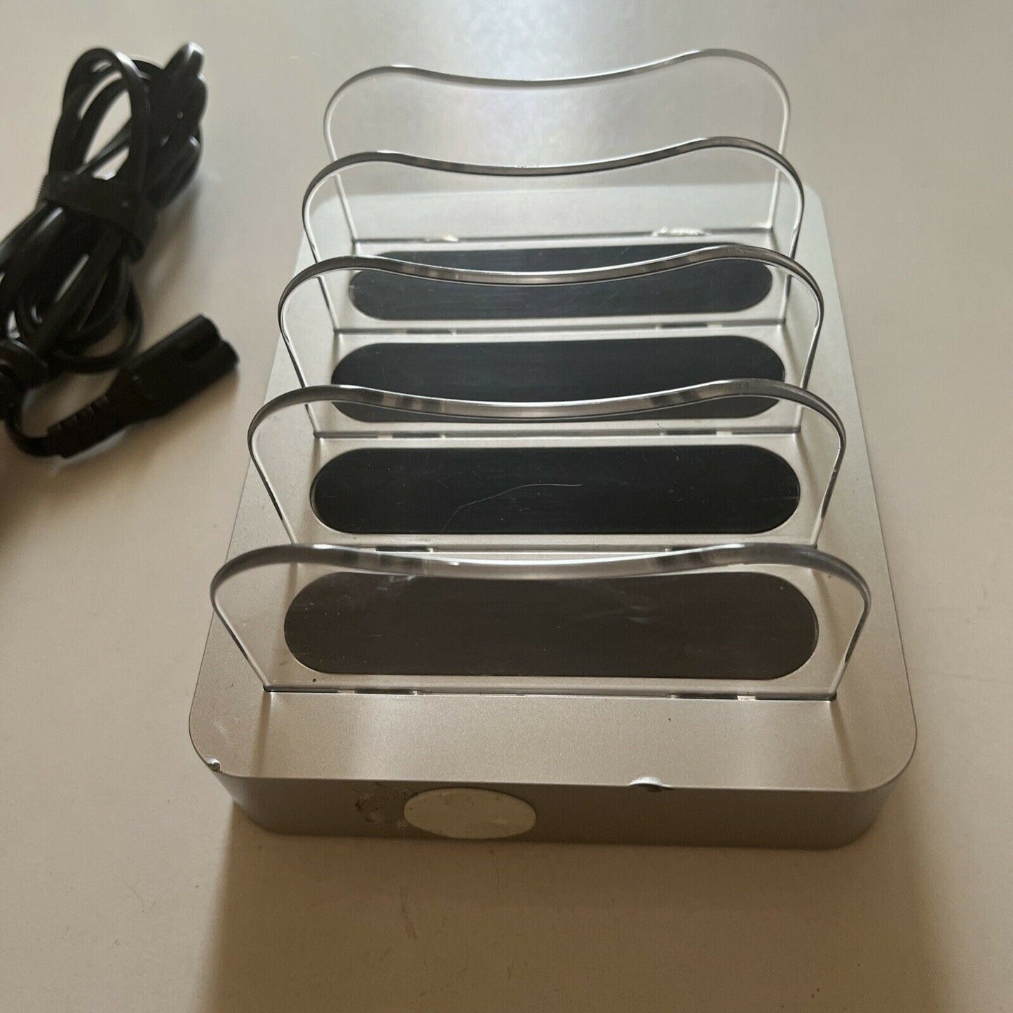 Arlec 4 Port PB4U6A8 USB Charger With Holder Charging Station