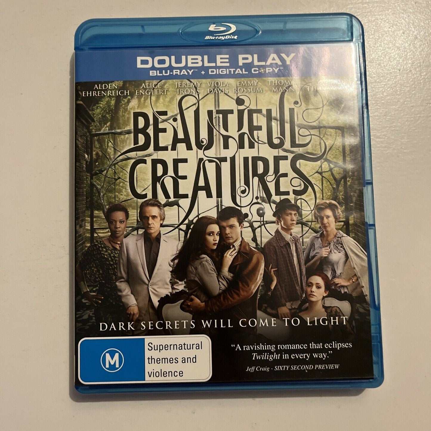 Beautiful Creatures (Bluray, 2013) Emma Thompson, Jeremy Irons. Region B