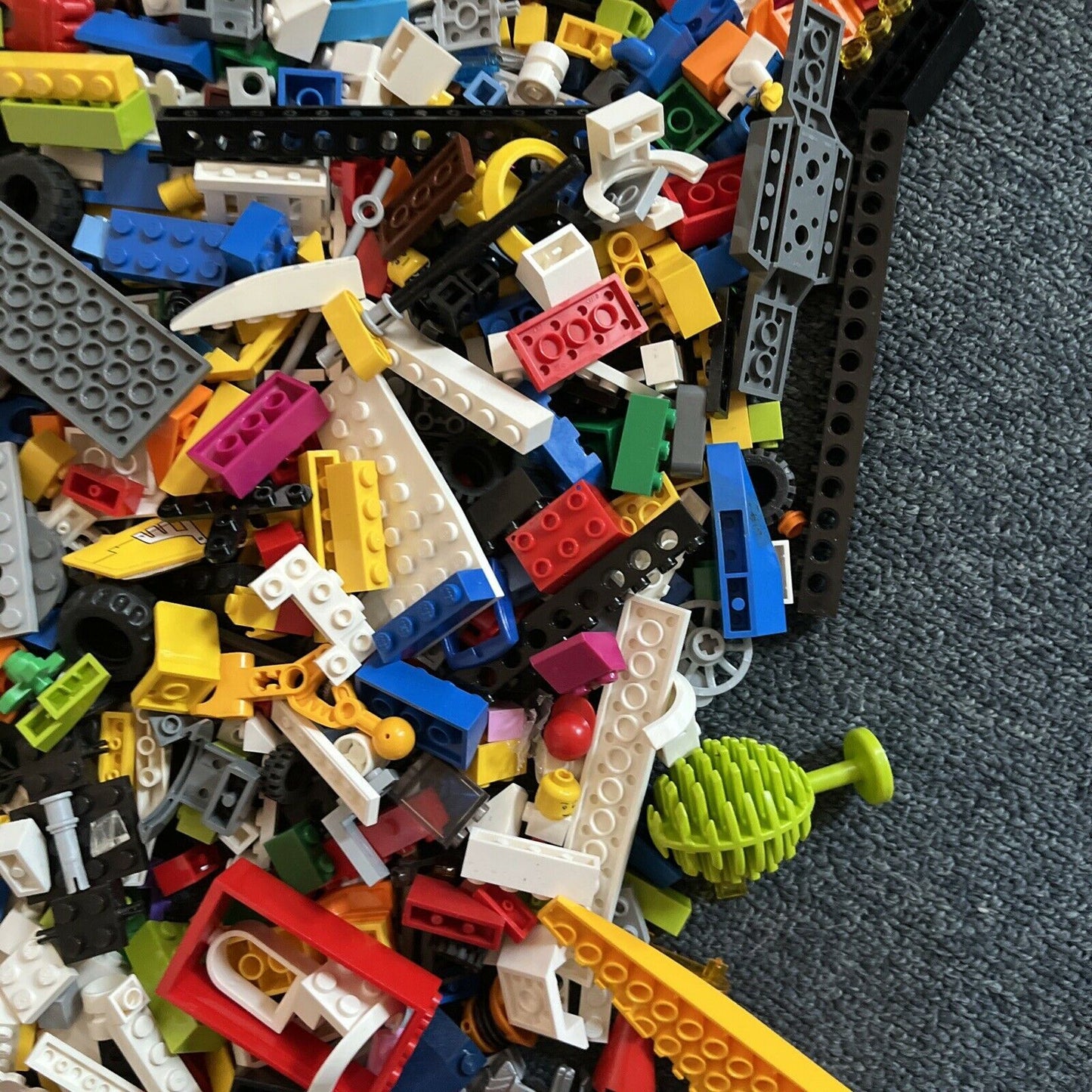 Lego Approx 2.5kg Assorted Bulk Lot With Lego Storage Box City Wheels Parts