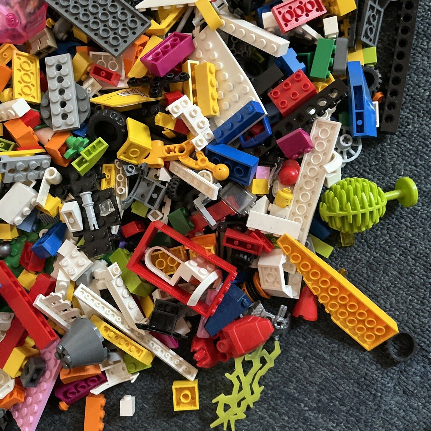 Lego Approx 2.5kg Assorted Bulk Lot With Lego Storage Box City Wheels Parts