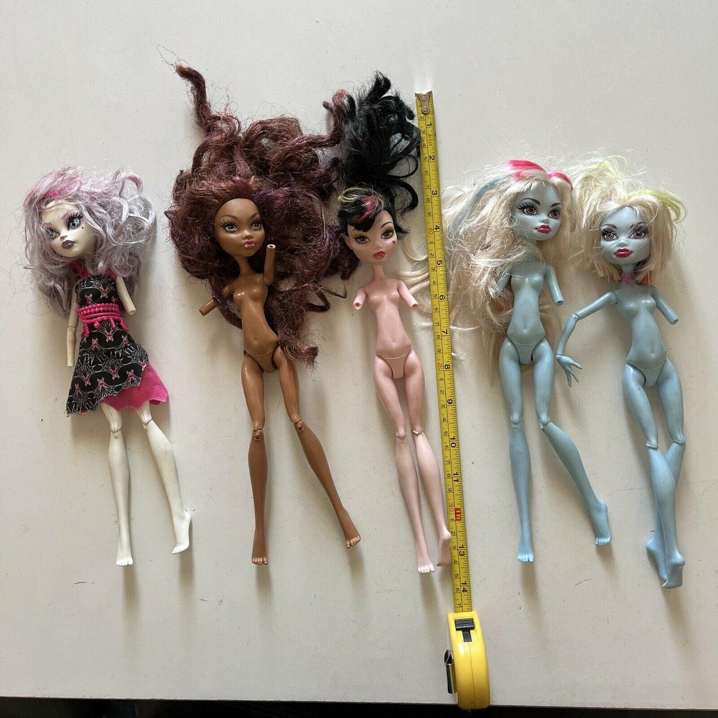 5x Monster High Dolls Bominable, Draculaura, Clawdeen Wolf, Catrine *Parts Only*