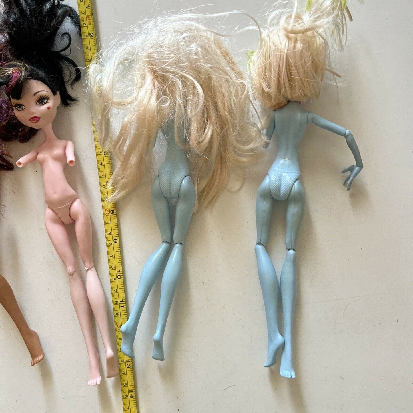 5x Monster High Dolls Bominable, Draculaura, Clawdeen Wolf, Catrine *Parts Only*