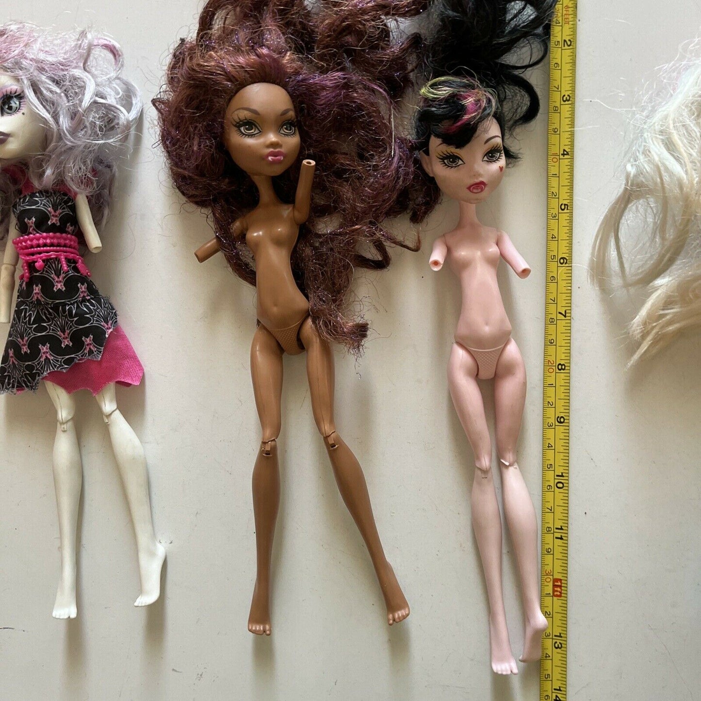 5x Monster High Dolls Bominable, Draculaura, Clawdeen Wolf, Catrine *Parts Only*