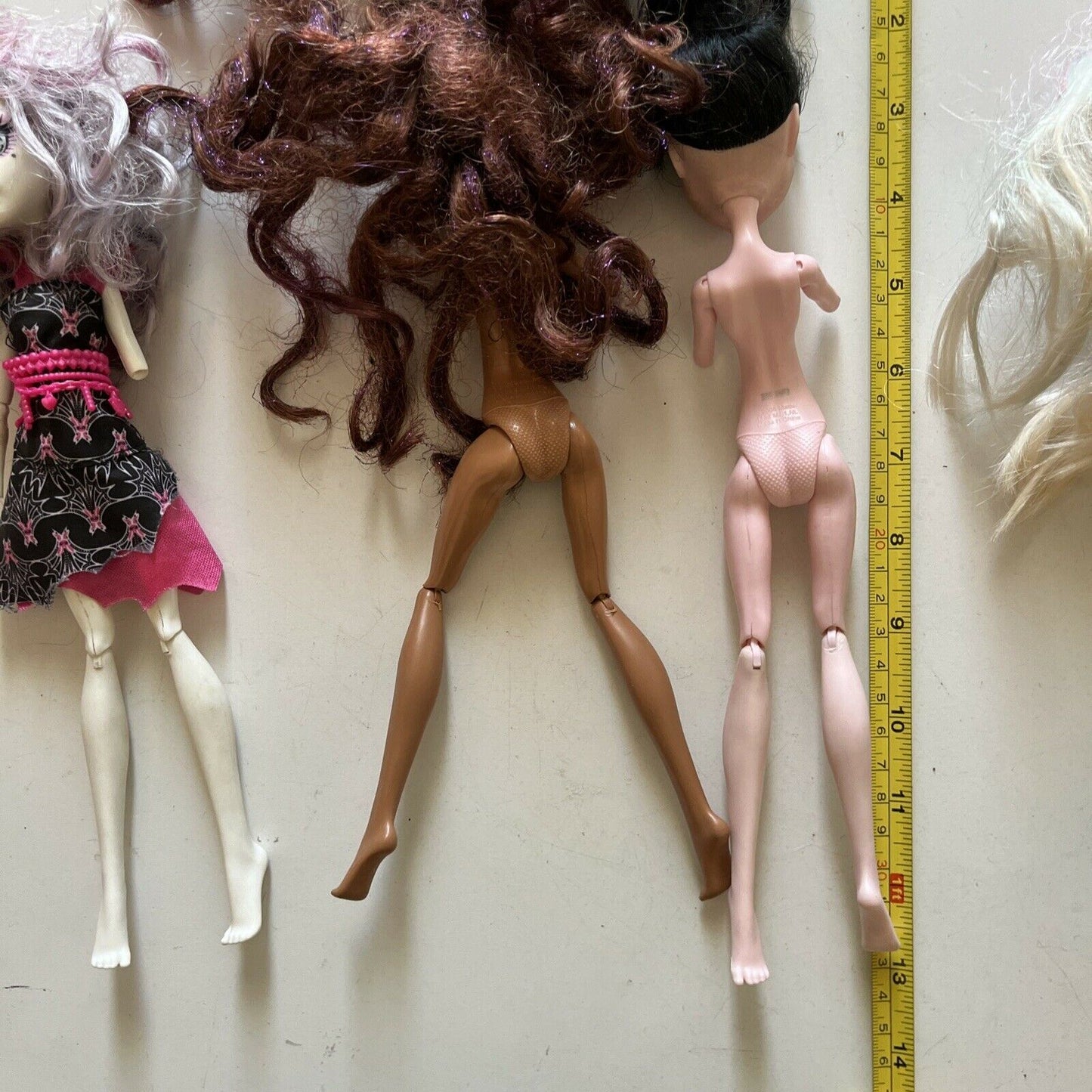 5x Monster High Dolls Bominable, Draculaura, Clawdeen Wolf, Catrine *Parts Only*