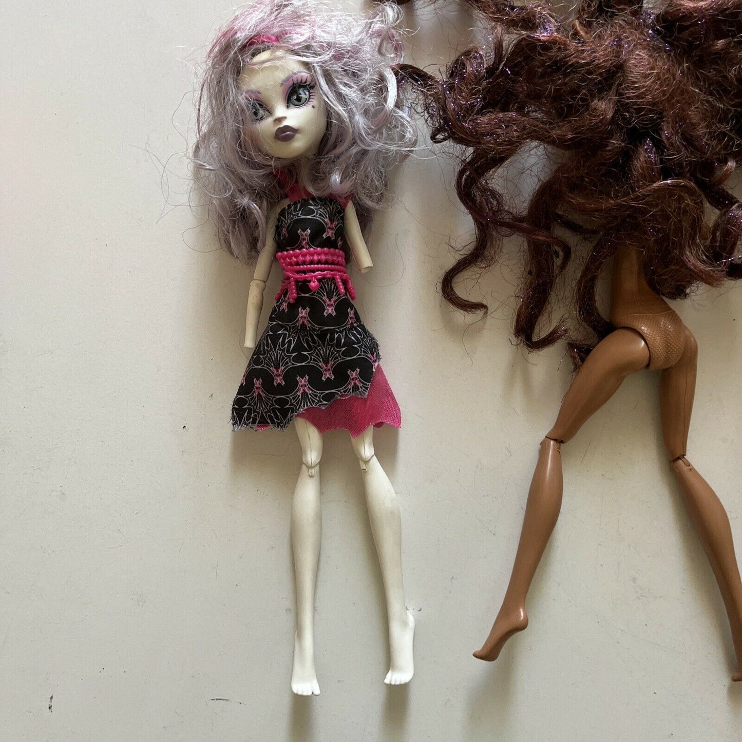 5x Monster High Dolls Bominable, Draculaura, Clawdeen Wolf, Catrine *Parts Only*