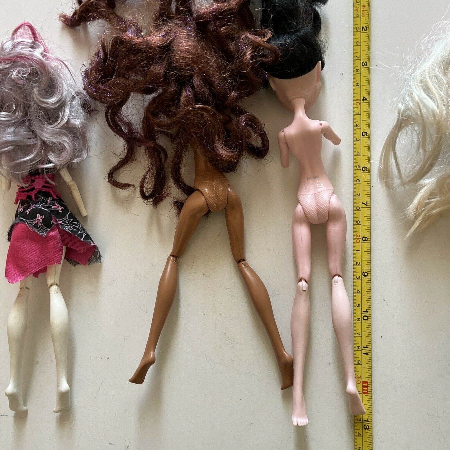 5x Monster High Dolls Bominable, Draculaura, Clawdeen Wolf, Catrine *Parts Only*