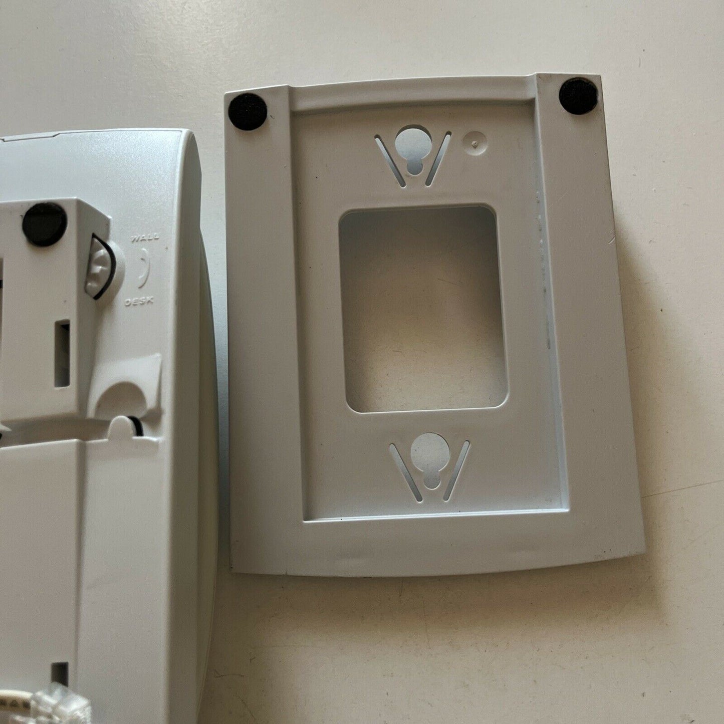 Telstra T1000S Landline Corded Telephone With Wall Mount. Tested & Working