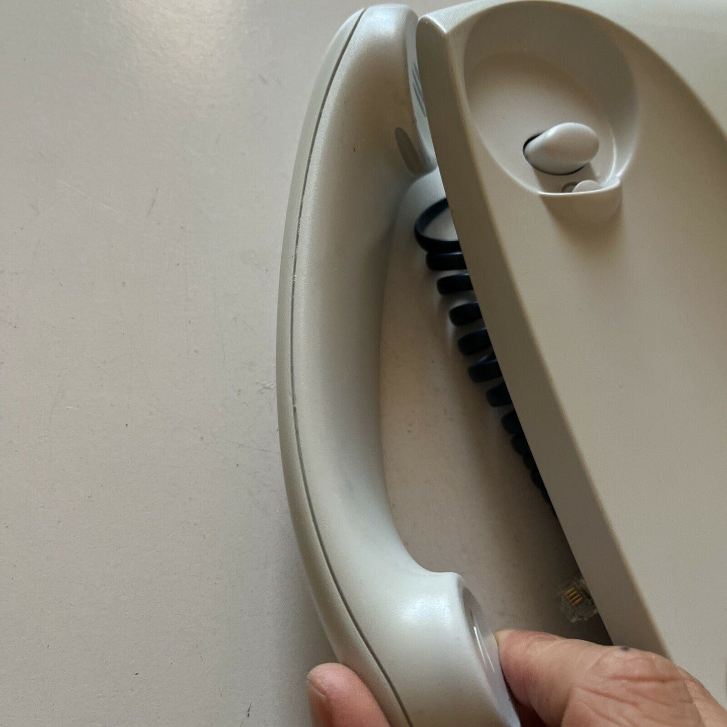 Telstra T1000S Landline Corded Telephone With Wall Mount. Tested & Working