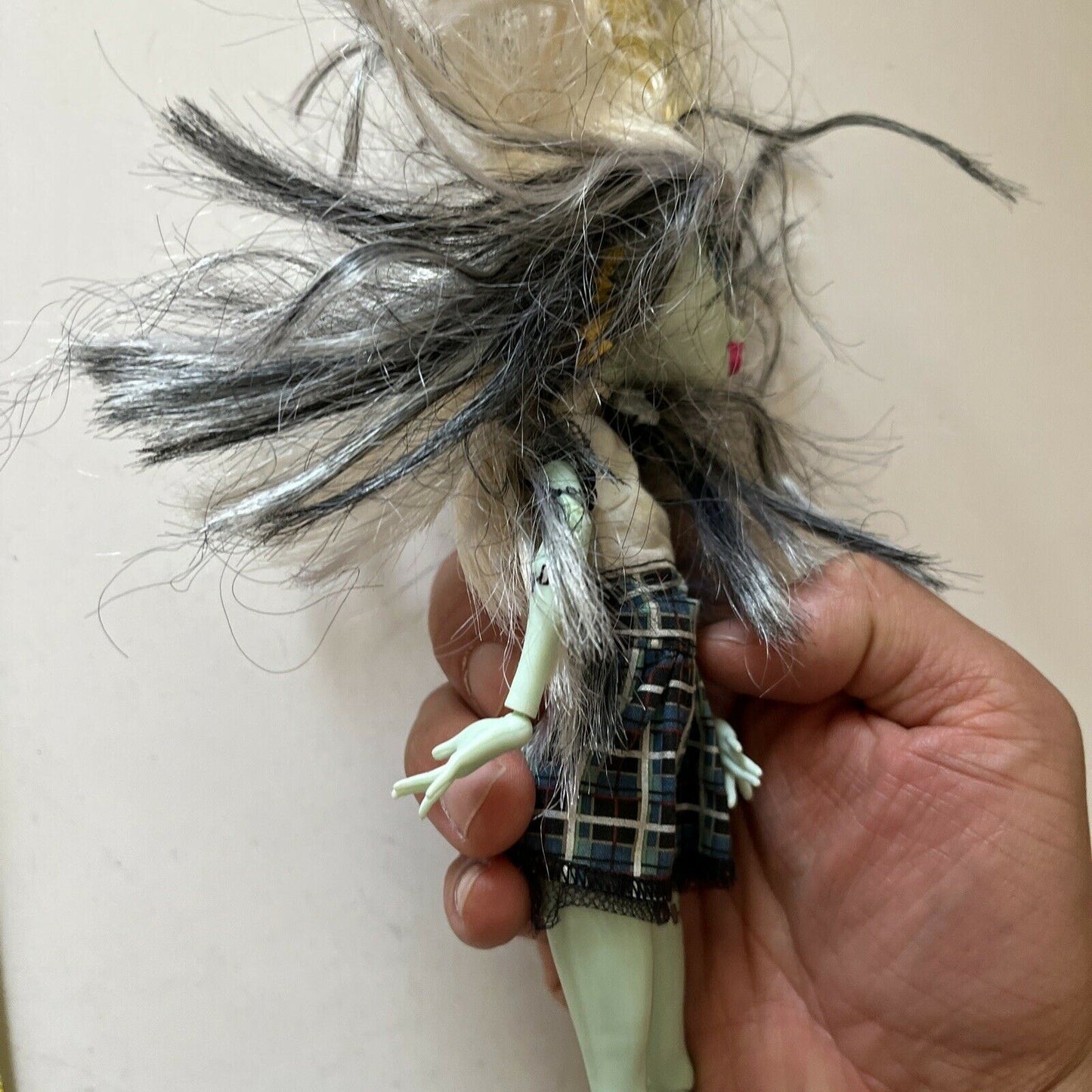 Frankie Stein Ghouls Alive! Monster High 11" Doll Mattel 2008