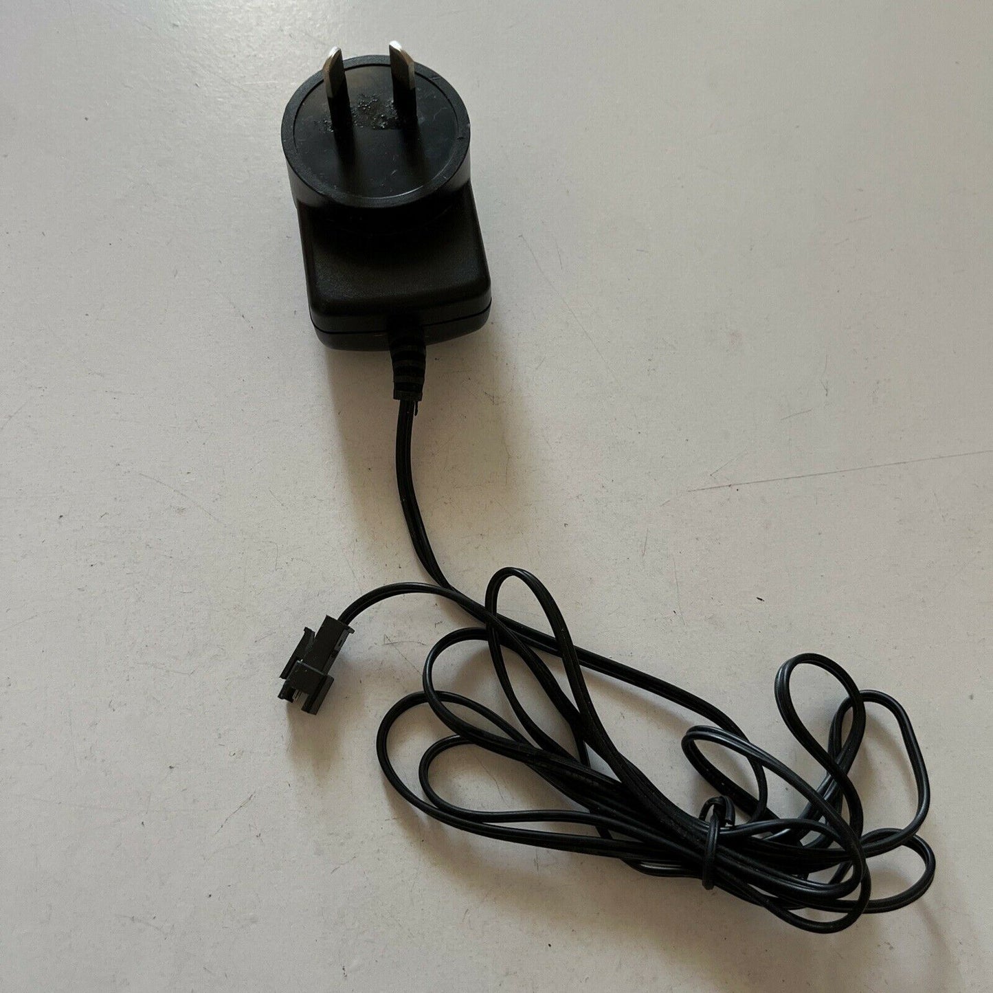 Genuine Revell AC Adapter 24094 100-240V 4.2V 800mA