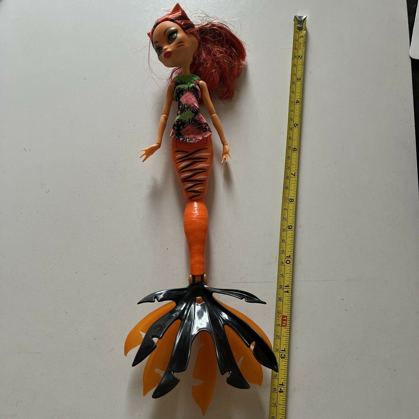 Monster High Great Scarrier Reef Glowsome Ghoulfish Toralei Doll 13" 2011 Mattel