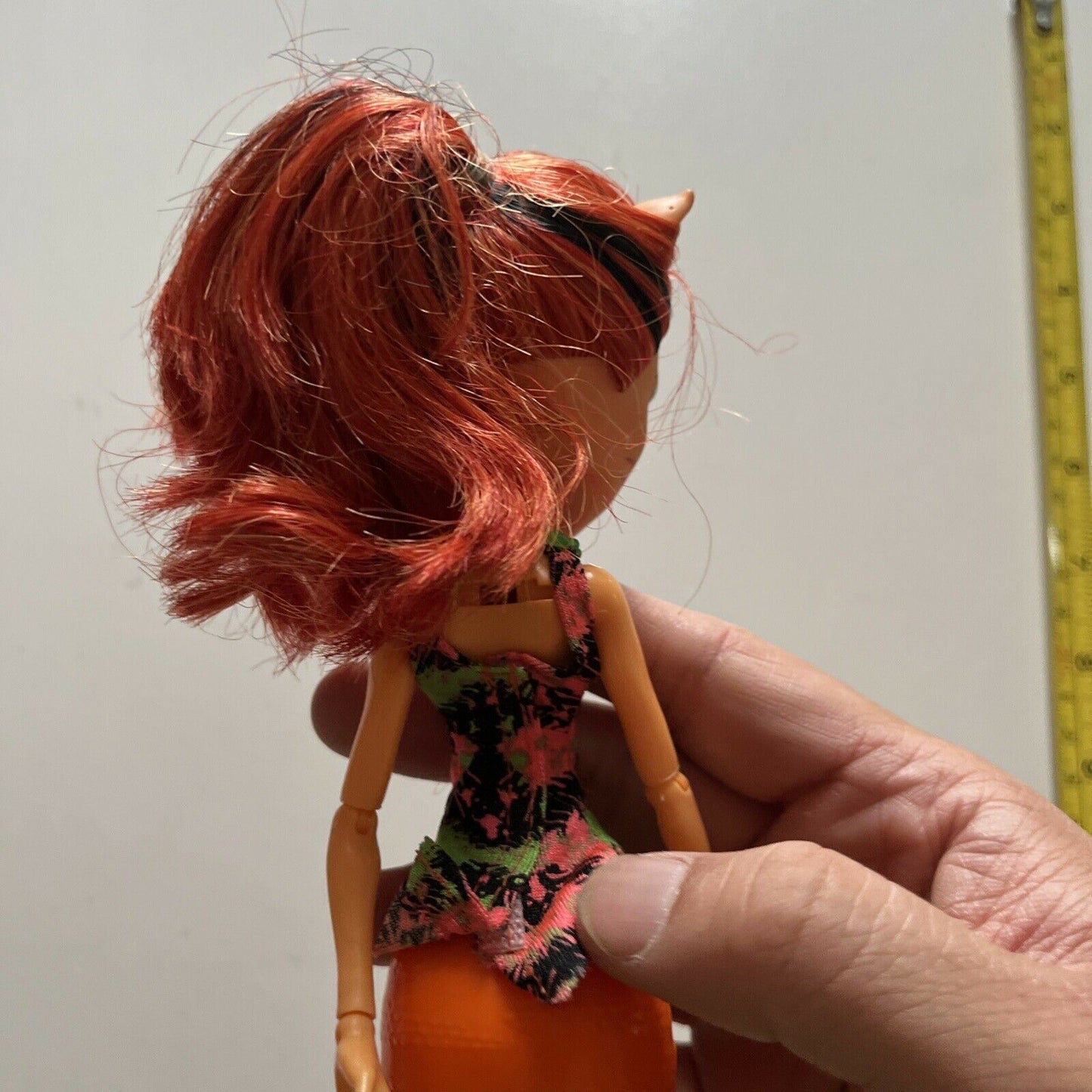 Monster High Great Scarrier Reef Glowsome Ghoulfish Toralei Doll 13" 2011 Mattel