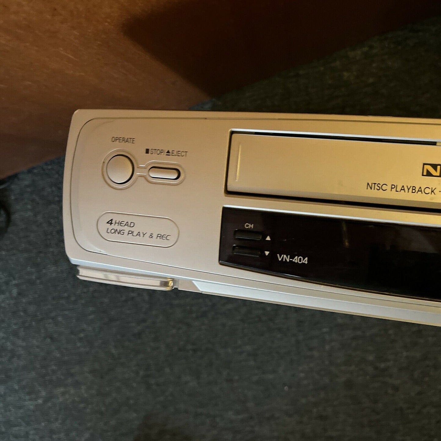 NEC VN-404 VCR Video Cassette Recorder NTSC/PAL Playback With Remote