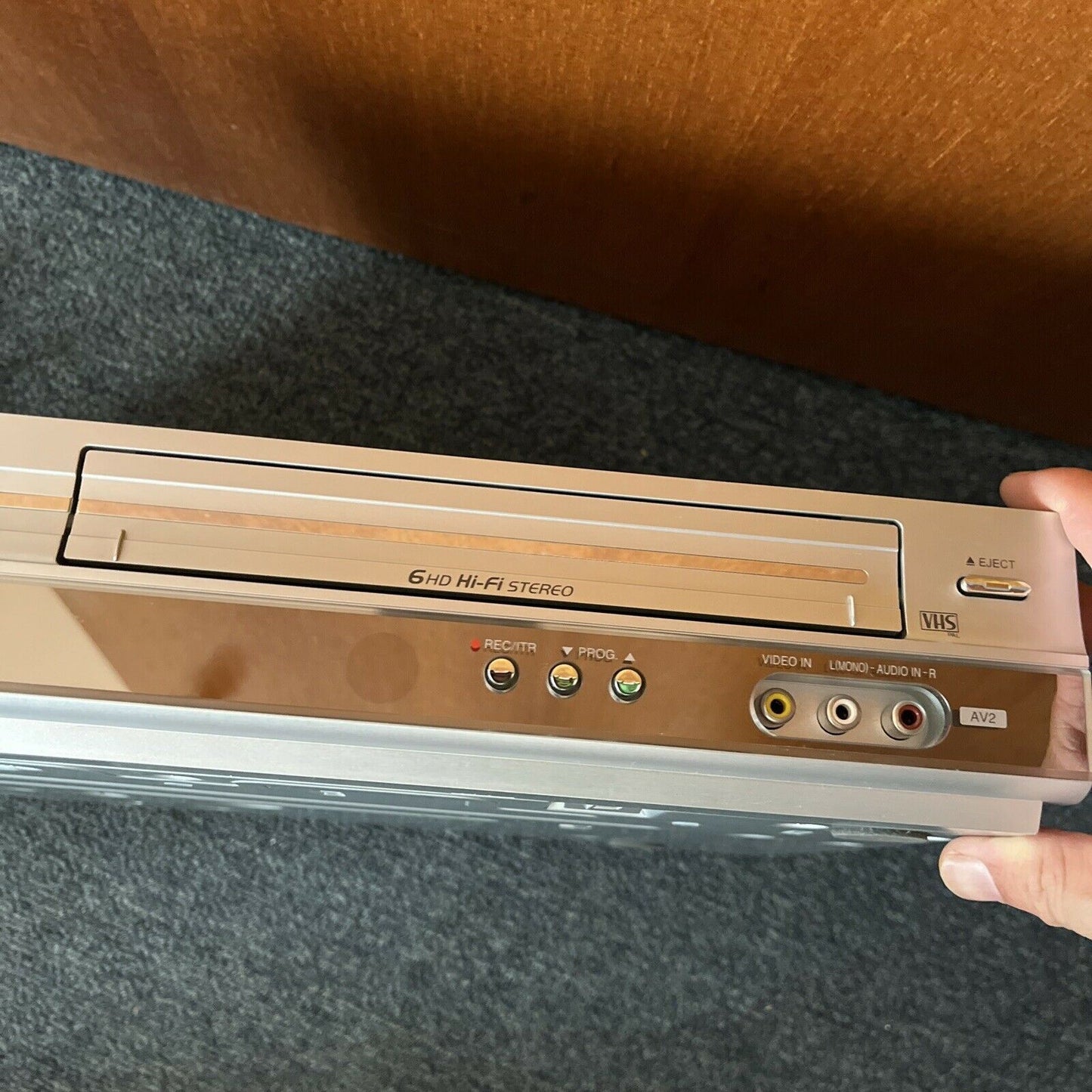 LG V8824W DVD Player / VHS Video Cassette Recorder Combo 6HD Hi-Fi - No Remote