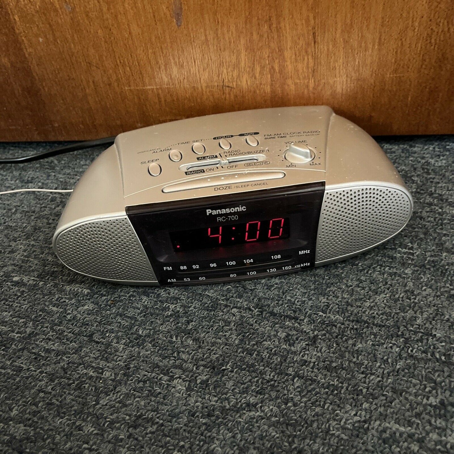 Panasonic RC-700 Alarm Clock FM/AM Radio