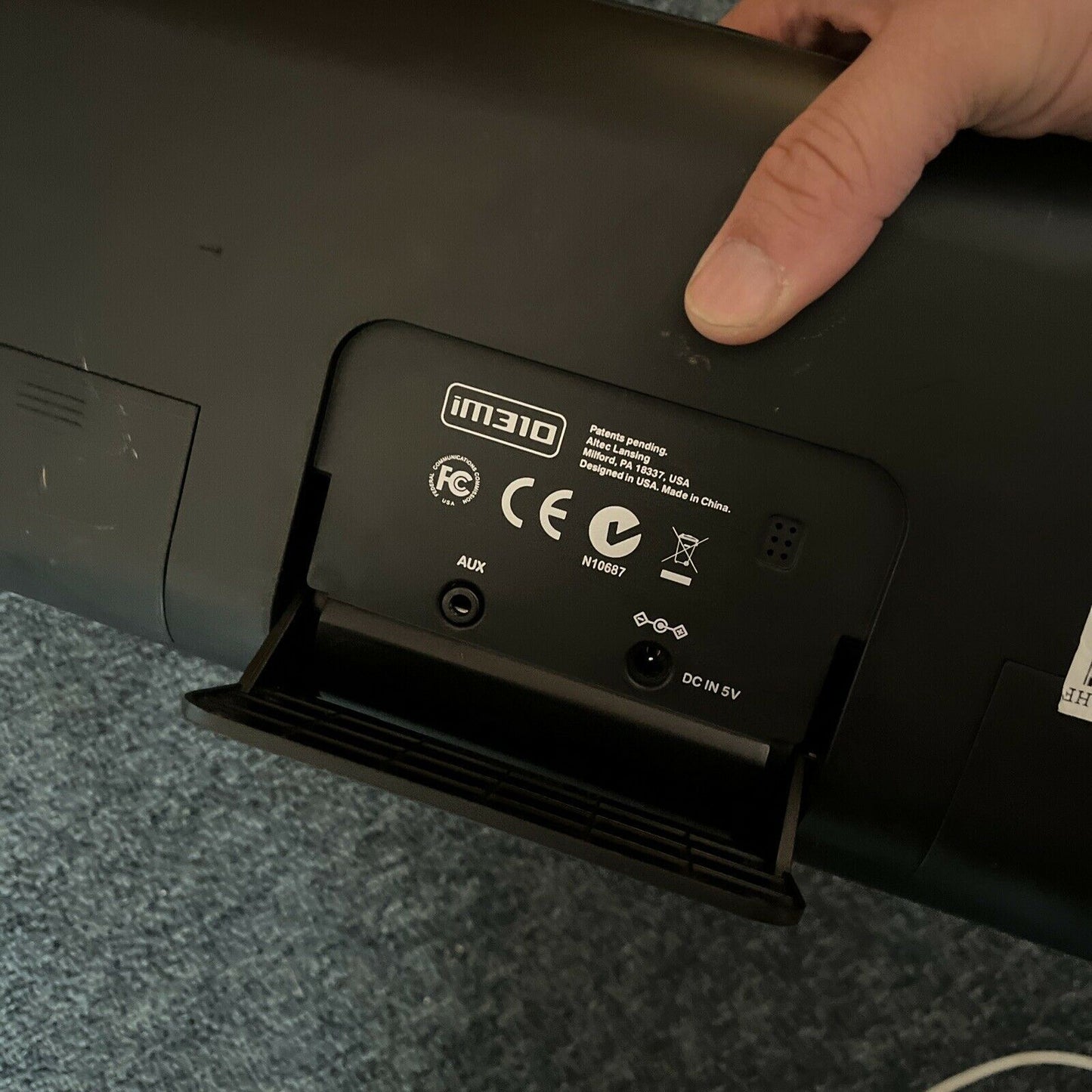 Altec Lansing inMotion im310 Compact 30-pin iPod iPhone Audio Dock