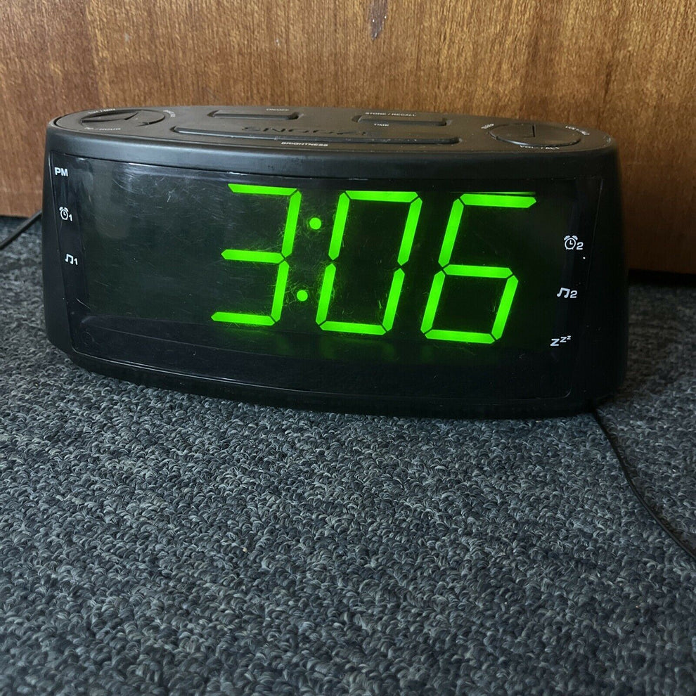 GVA Large LED Clock Alarm Radio FM/AM Radio GVA831L – Retro Unit