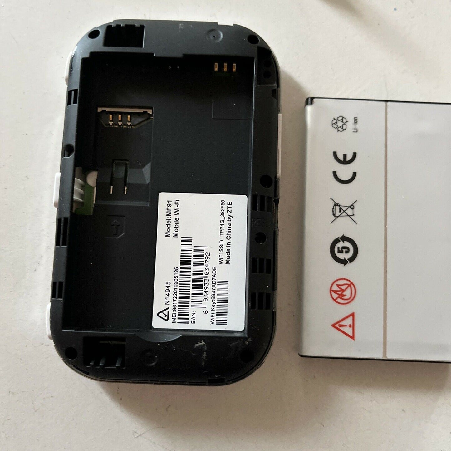 Telstra 4G Pocket Wifi Modem ZTE MF91 *Telstra Locked*