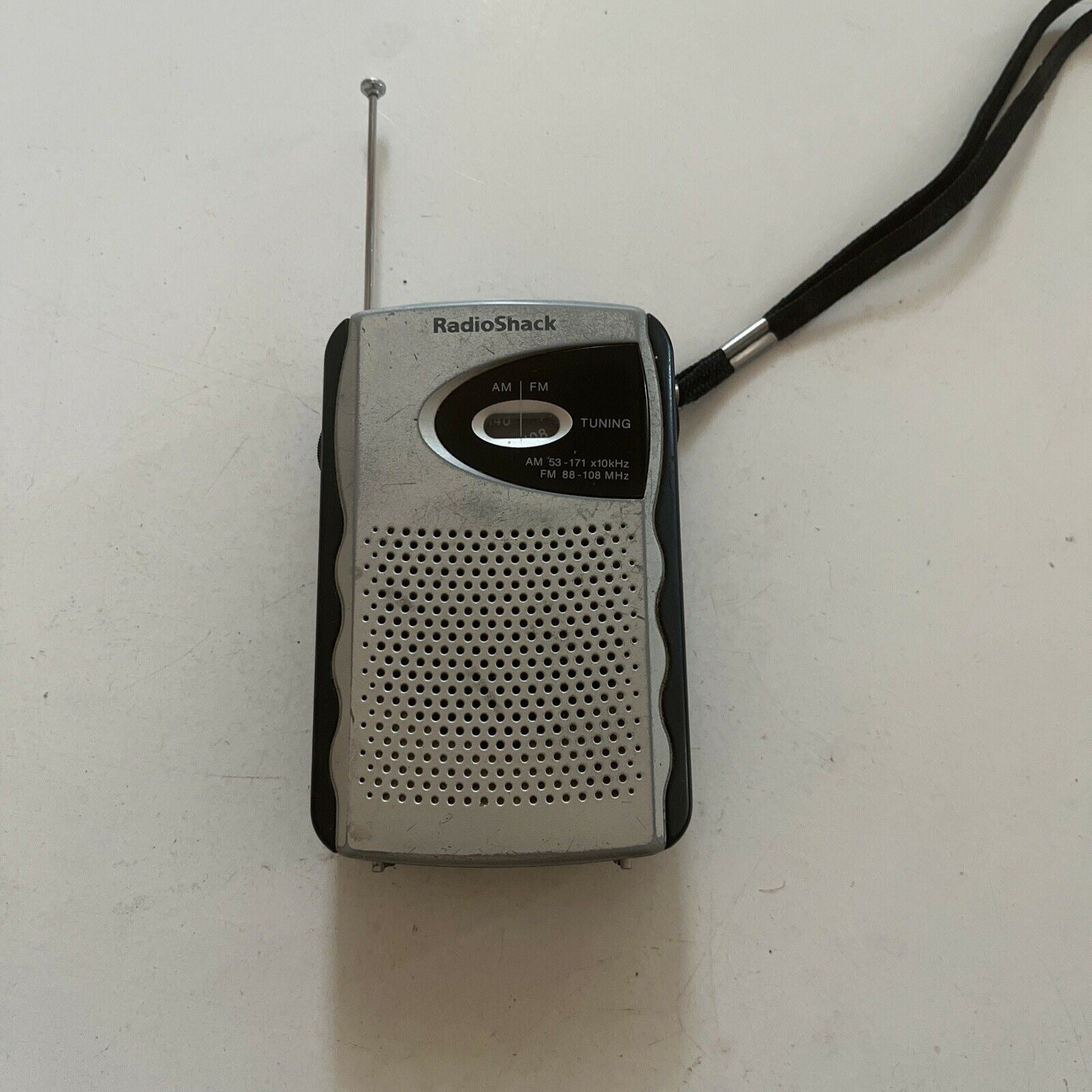 RadioShack AM/FM Analog Portable Radio – Retro Unit