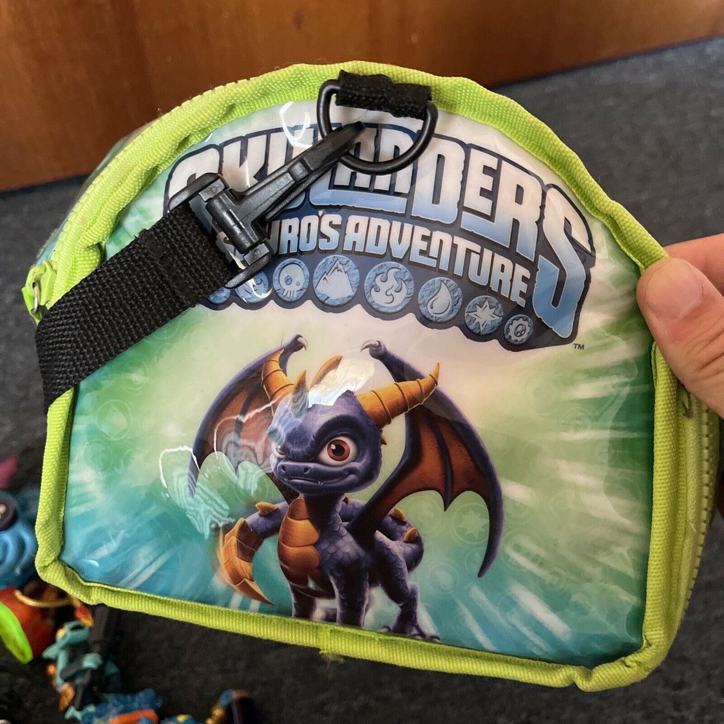 22x Skylanders Figurines With Skylanders Carrying Bag