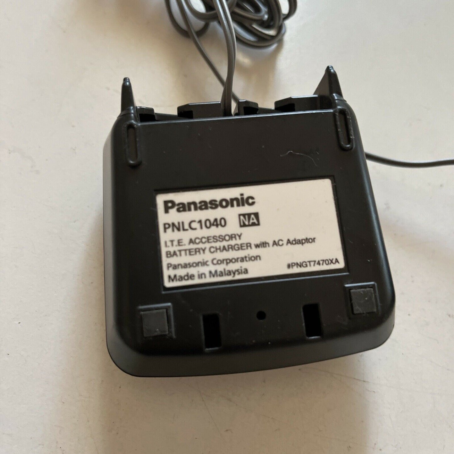 Panasonic PNLC1040 Battery Charger With AC Adapter PNLV233AL