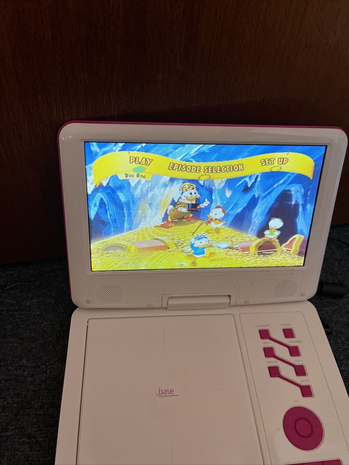 Base 9" (22.75cm) Portable DVD Player  TP-998a