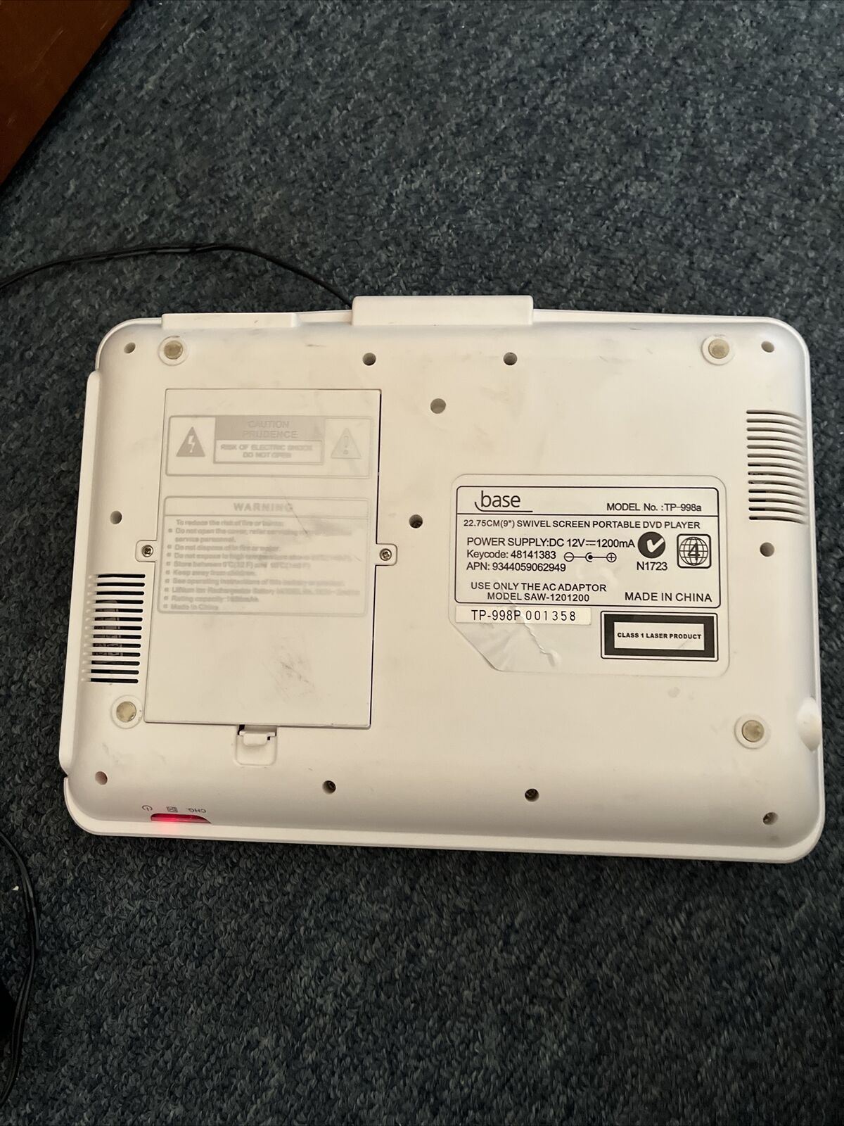 Base 9" (22.75cm) Portable DVD Player  TP-998a