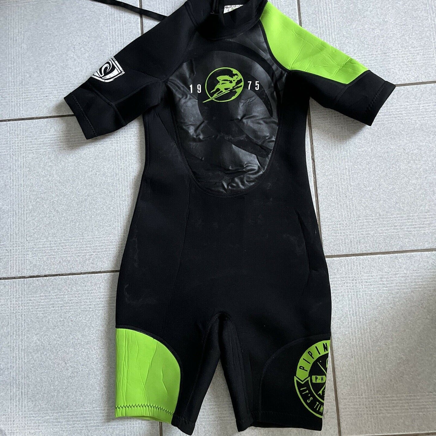 Piping Hot Green/black Wetsuit Size 8-10